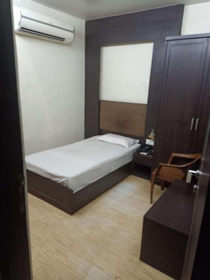 Hotel V.I.P. Regency Dhanbād Exteriör bild